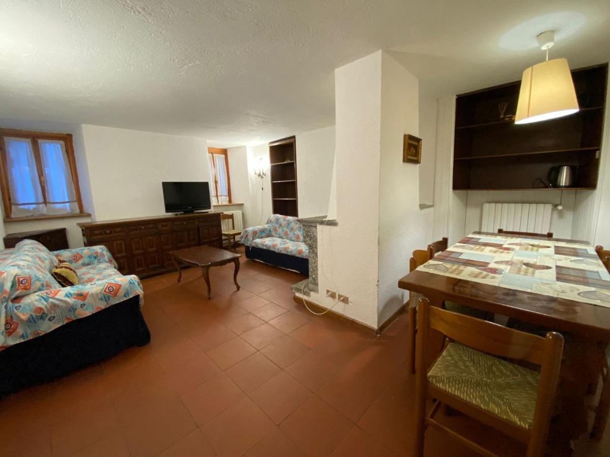 Appartement Caratteristico Quadrilocale In Zona Centrale à Courmayeur Extérieur photo