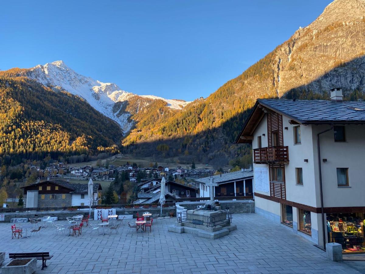 Appartement Caratteristico Quadrilocale In Zona Centrale à Courmayeur Extérieur photo